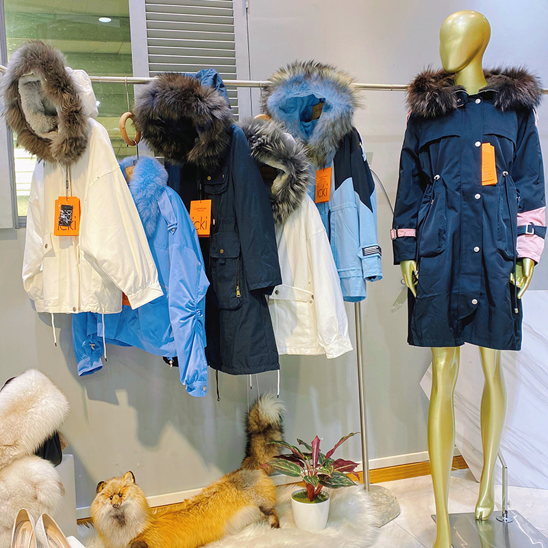 2023品牌女裝清倉超低價羽絨服外套帶毛領一手貨源批發(fā)(圖2)
