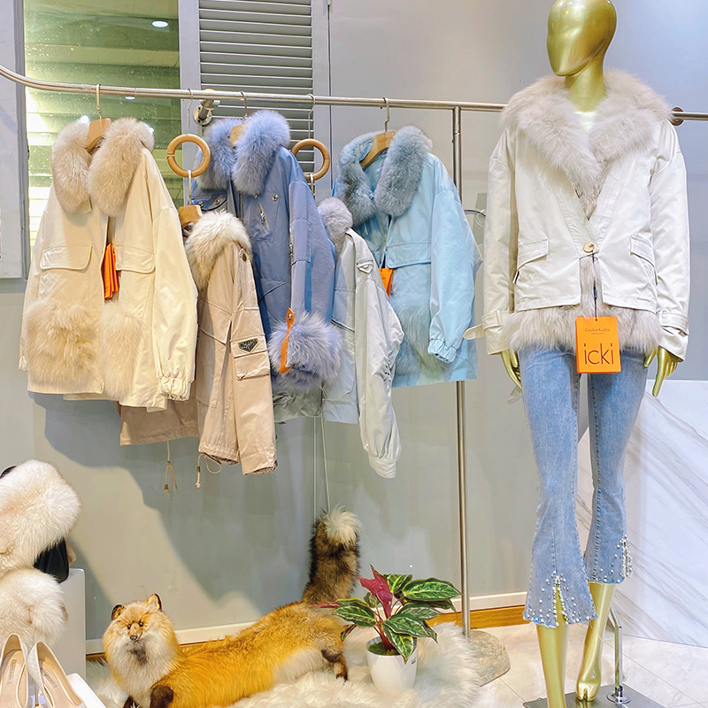 2023品牌女裝清倉超低價羽絨服外套帶毛領一手貨源批發(fā)(圖9)